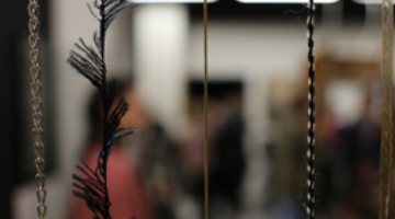 déshabillé. Μαρία Λοϊζίδου Hxητική εγκατάσταση-περφόρμανς Directly Mild/Tell me who I am again