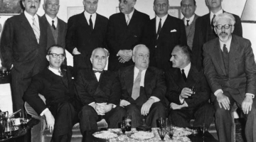 The theatrical performance "3 Kriezotou street"