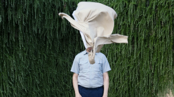 Clothes. A theatre/archaeology performance